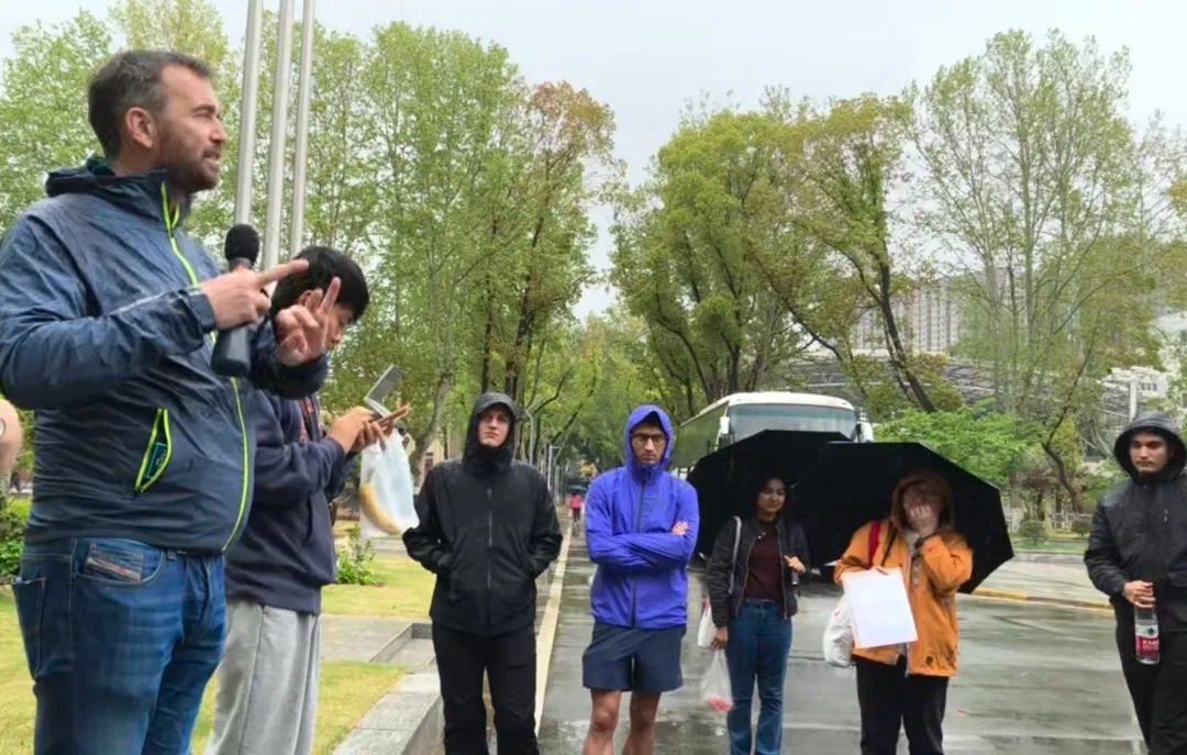 SKEMA学子开展“Move for Good”紫金山公益实践活动