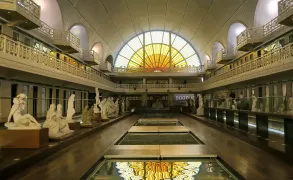 鲁贝泳池博物馆